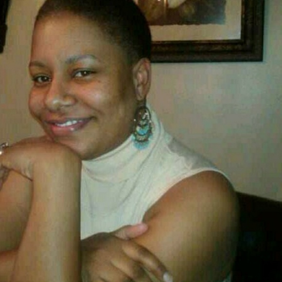 Meet your Posher, Nicole - Picture 1 of 1